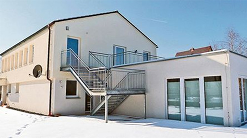 Projektentwicklung und Begleitung für einen Investor: Ehemaliges Kirchengebäude – Umbau zu ambulant betreuter WG in Neuenmarkt 2015